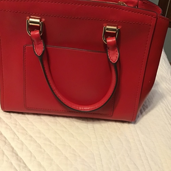 Small Michael Kors purse - Picture 3 of 8